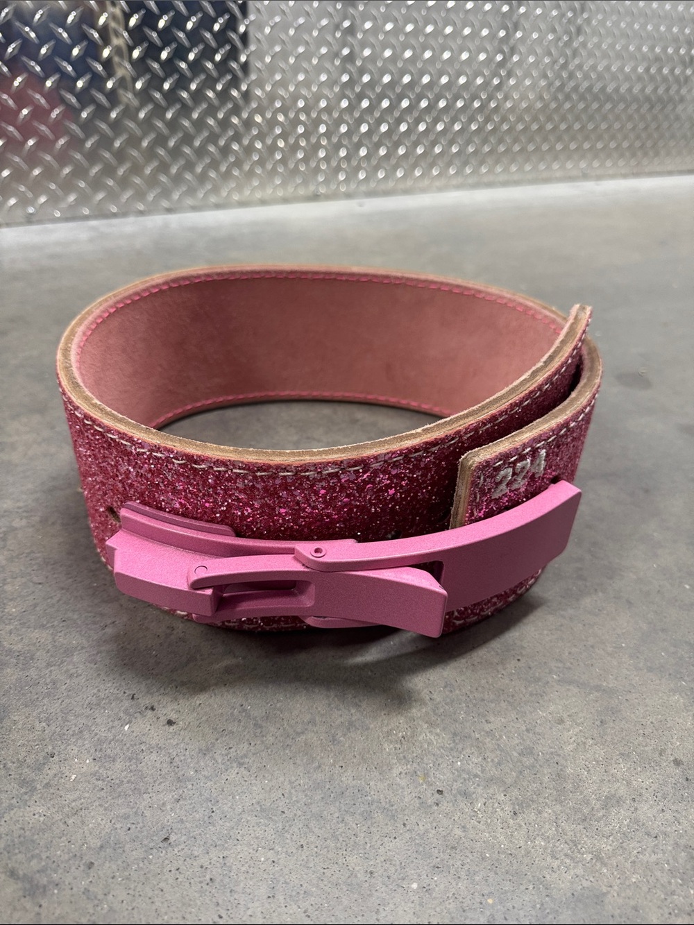 Pioneer lifting belt in pink sparkles, Small